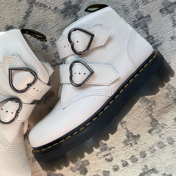Dr. Martens Women’s White Devon Heart Platform Boots - Picture 5 of 11